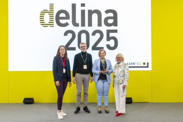 Gruppenbild auf der delina-Preisverleihung für den Innovationspreis für digitale Bildung